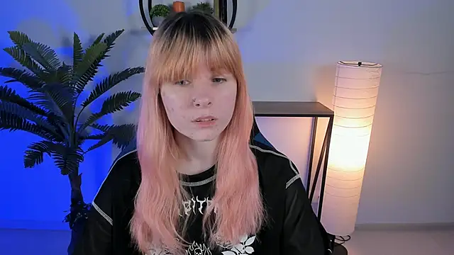 LexiWenford online show from February 25, 2025, 5:52 am