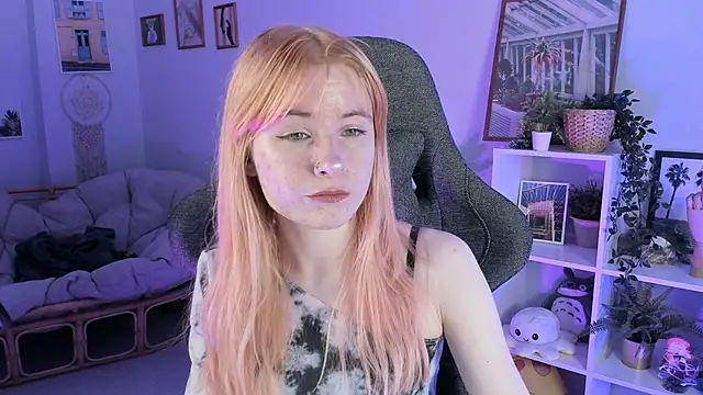 LexiWenford online show from March 4, 2025, 8:46 am