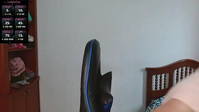 alexaa08 online show from October 28, 2025, 12:26 pm