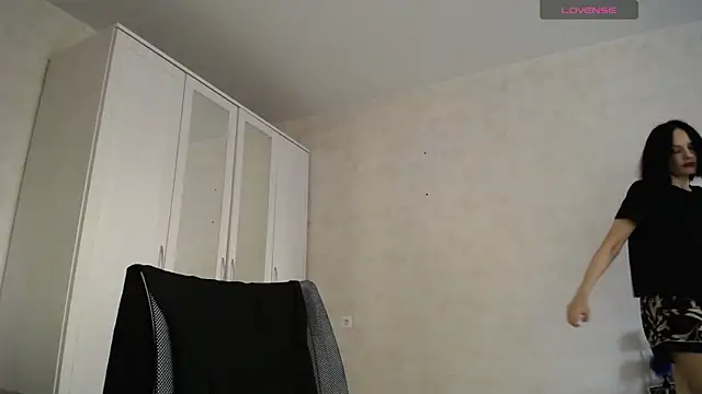 Devil Goddess online show from November 22, 2025, 12:59 pm