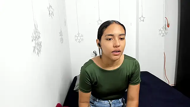 Snapshot of monse_02 chatting on January 15, 2026, 1:25 pm monse 02 online show from January 15, 2026, 1:25 pm