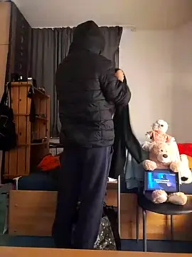 Snapshot of Dennis_2024 chatting on January 13, 2025, 7:43 am Dennis 2024 online show from January 13, 2025, 7:43 am