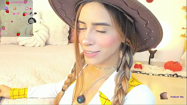 Snapshot of StormiRusso chatting on October 24, 2025, 1:37 am StormiRusso online show from October 24, 2025, 1:37 am