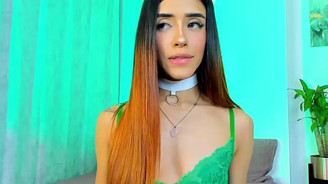 Snapshot of StormiRusso chatting on January 24, 2025, 2:39 am StormiRusso online show from January 24, 2025, 2:39 am