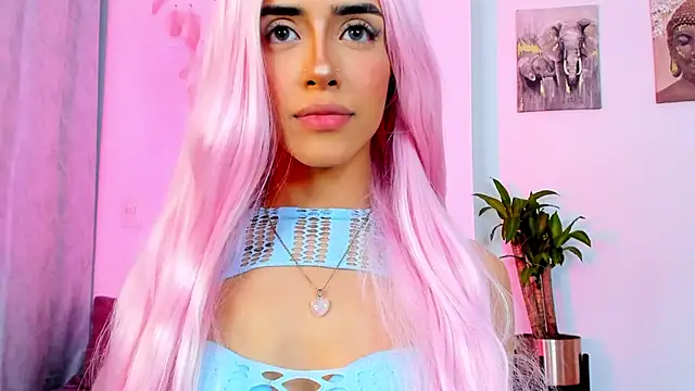 Snapshot of StormiRusso chatting on January 22, 2025, 2:15 am StormiRusso online show from January 22, 2025, 2:15 am