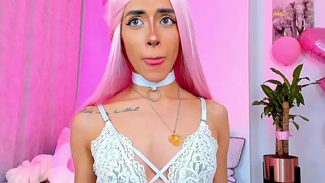 Snapshot of StormiRusso chatting on February 25, 2025, 2:25 am StormiRusso online show from February 25, 2025, 2:25 am