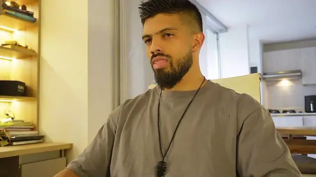 DannSaenz online show from November 10, 2025, 9:09 pm