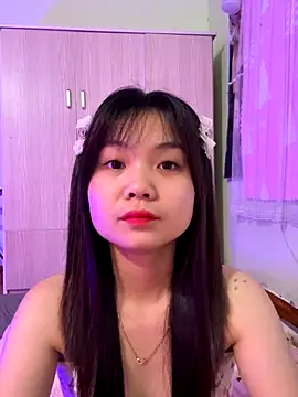 Maeve2k5 online show from October 8, 2025, 9:37 pm