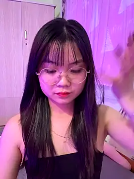 Maeve2k5 online show from October 2, 2025, 2:31 pm