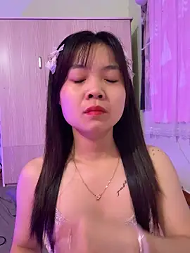 Maeve2k5 online show from September 30, 2025, 9:43 pm