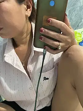 Linaannn online show from February 4, 2026, 11:38 am