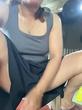 Linaannn online show from October 6, 2025, 2:13 am