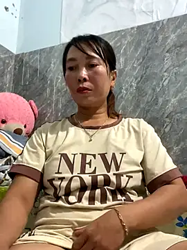 Linaannn online show from December 15, 2025, 12:00 pm