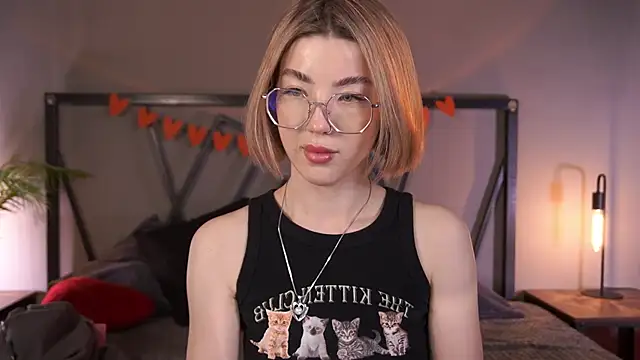 LindaThacker online show from March 12, 2025, 11:10 am