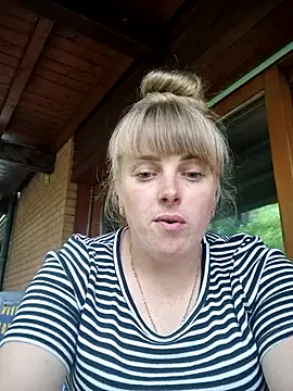 CoddessCrystal online show from September 9, 2025, 10:47 am