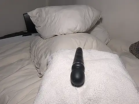 gymyagirlll online show from April 3, 2026, 10:27 pm