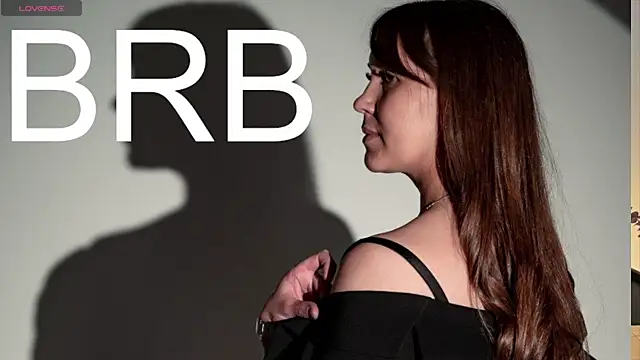 NellieMccaffrey online show from December 7, 2024, 10:39 am