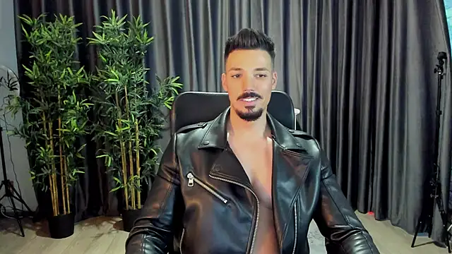 HaydenSpearss online show from March 19, 2025, 3:40 pm