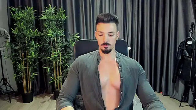 HaydenSpearss online show from March 18, 2025, 4:39 pm