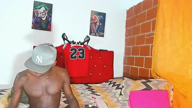 blackWhite hot online show from September 22, 2025, 12:55 pm