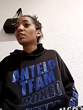 Laanegraofficial  online show from January 19, 2025, 7:04 pm