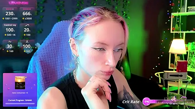  HelenCarter online show from September 26, 2025, 8:27 pm