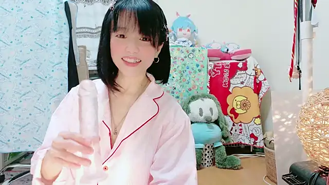 renapiyon8182 online show from January 24, 2025, 7:28 pm