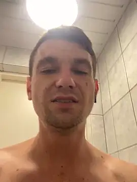 shufflercat online show from September 17, 2025, 10:01 pm