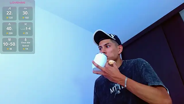 Valerio 20 online show from March 12, 2025, 7:47 pm