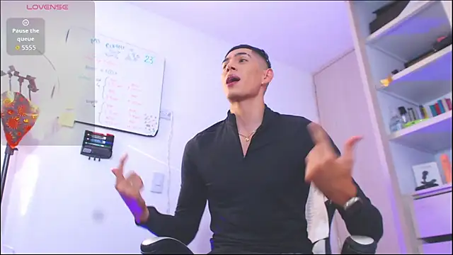 Valerio 20 online show from April 17, 2026, 10:01 pm