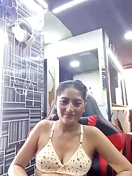 AdelinaMiran90 online show from September 16, 2025, 6:09 pm