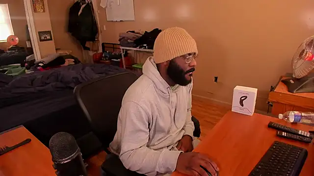 MrChuckDailyXXX online show from December 23, 2024, 1:24 pm