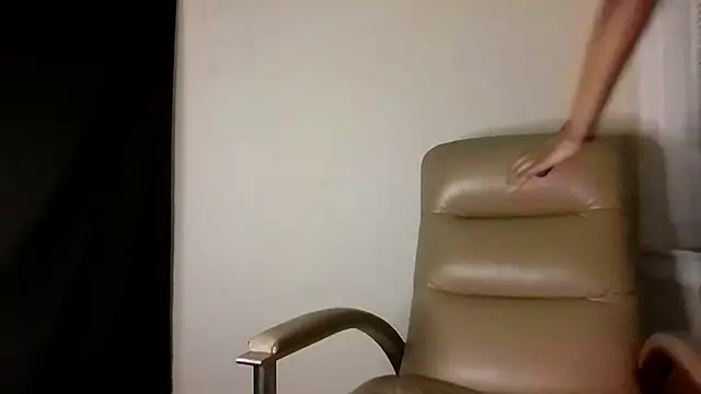 C0ffeecoolatte online show from April 18, 2026, 2:25 am