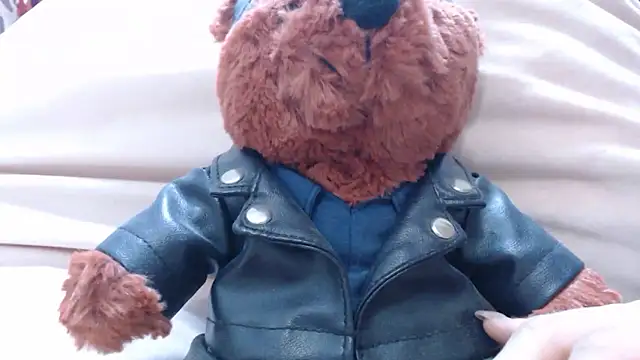 AMI   oO online show from September 23, 2025, 3:41 pm