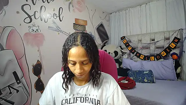 EMMA SWEETT1 online show from October 14, 2025, 6:30 pm