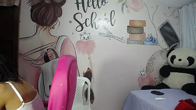 EMMA SWEETT1 online show from September 30, 2025, 6:36 pm