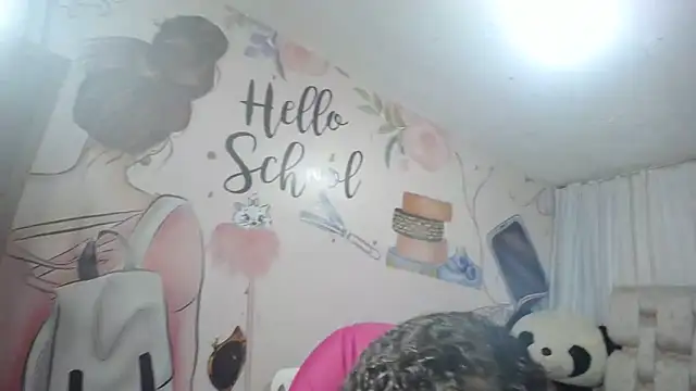 EMMA SWEETT1 online show from September 29, 2025, 12:33 pm