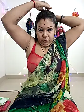 Snapshot of YOUR_LOVELY-40 chatting on October 29, 2025, 3:22 pm YOUR LOVELY-40 online show from October 29, 2025, 3:22 pm