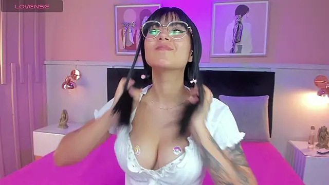 naoko kirino online show from February 2, 2025, 3:49 pm