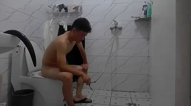 kisstoyousoon2024 online show from March 11, 2025, 7:58 pm