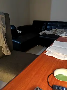 kisstoyousoon2024 online show from September 12, 2025, 7:13 pm