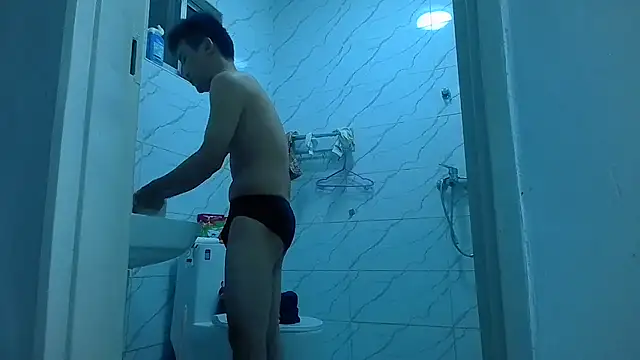 kisstoyousoon2024 online show from March 19, 2025, 10:42 pm