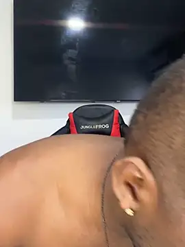 Snapshot of Destrozador415 chatting on March 31, 2026, 9:28 pm Destrozador415 online show from March 31, 2026, 9:28 pm