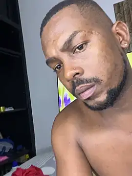 Snapshot of Destrozador415 chatting on October 21, 2025, 3:50 am Destrozador415 online show from October 21, 2025, 3:50 am