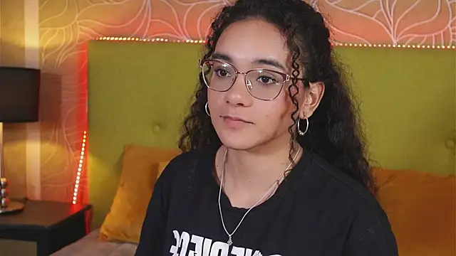 TaylorTinaa online show from February 16, 2025, 3:38 pm