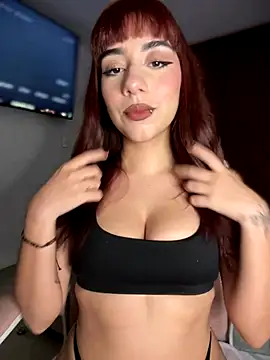 veronicaapink online show from October 6, 2025, 10:43 pm