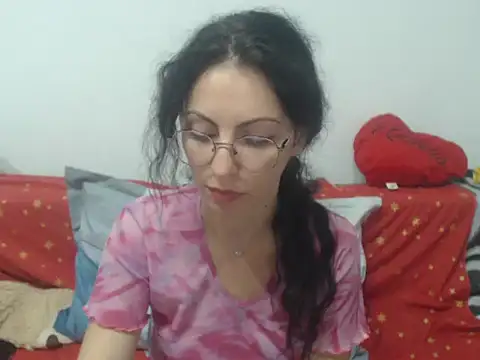 Emmatoo online show from April 18, 2026, 7:58 pm