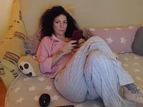 Emmatoo online show from February 5, 2026, 5:20 pm