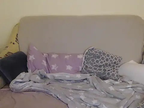 Emmatoo online show from February 18, 2026, 4:54 am