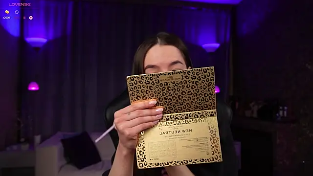 Snapshot of Amely_Young chatting on March 13, 2025, 1:43 am Amely Young online show from March 13, 2025, 1:43 am